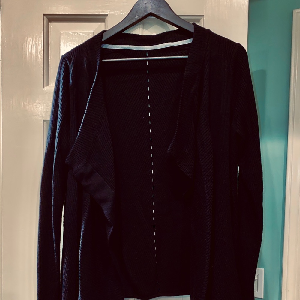 Lululemon Resolution Wrap Cardigan Sweater - Black, size Medium, EUC